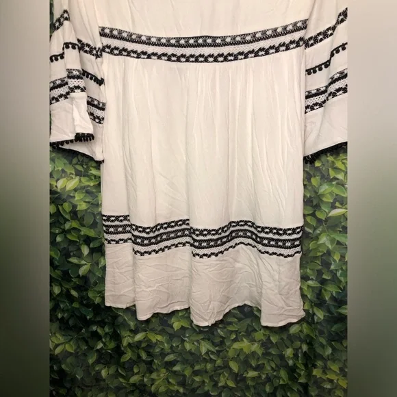 White Dress with Black Trim - Picture 3 of 16